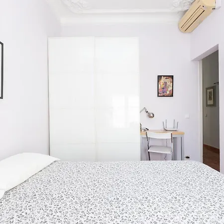 Apartment Aparteasy - Modernist Flat In Eixample Center *