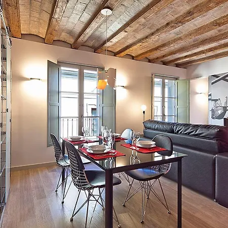Ola Living Portaferrissa 아파트 *