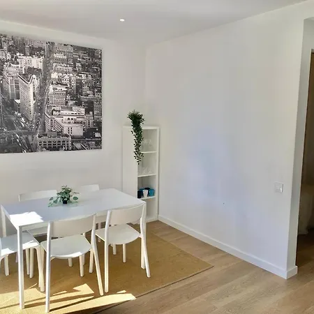 2 Bdr Eixample Apartment Barcelona