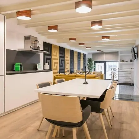 Apartment Amazing 3 Bedroom With Indoor Pool