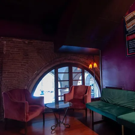 Kabul Party Hostal *