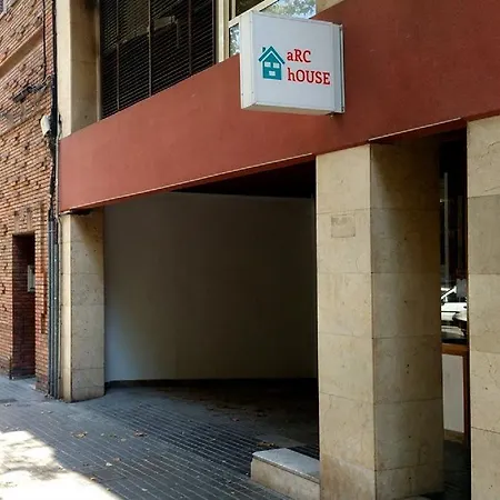 Hostel Arc House