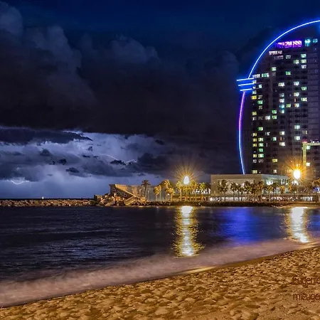 Chic Apartments- Free Parking - 10 Min From Bcn Centre By Metro * Barcellona