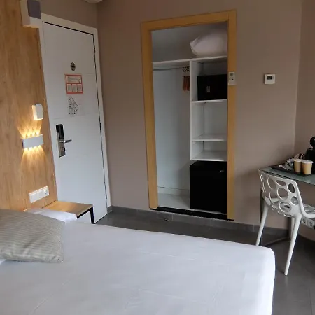 Medicis Hotel Barcelona