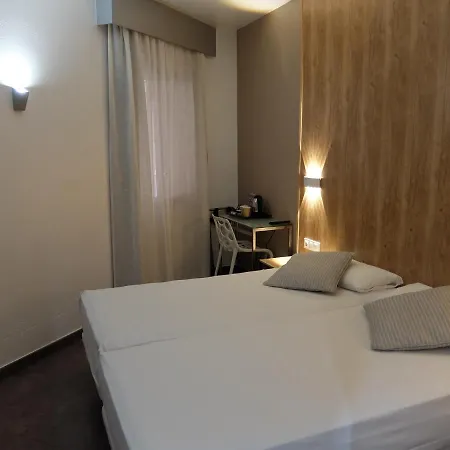 Hotel Medicis