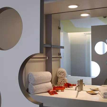Hotel Mate Pau, 3*