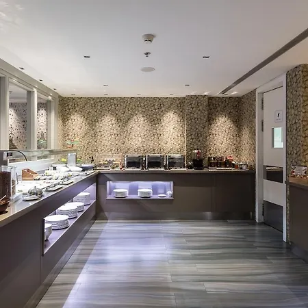 Catalonia Square 4* Sup Hotel