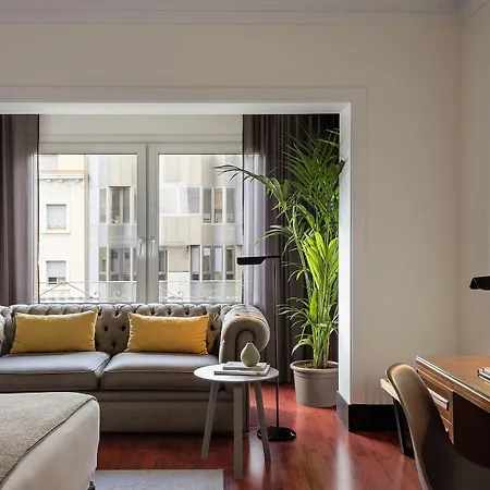 Alexandra Hotel, Curio Collection By Hilton Hotel