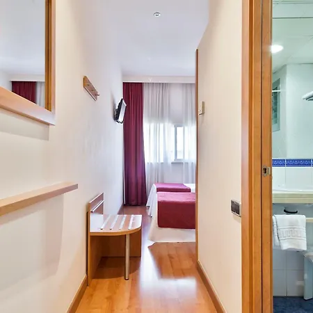 Hotel Acta Antibes 2*