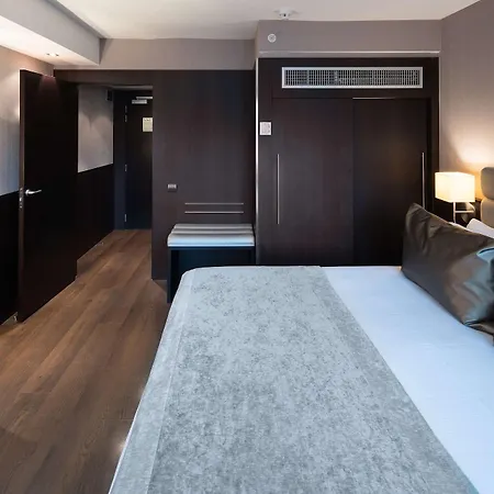 Hotel Catalonia Rigoletto 4*