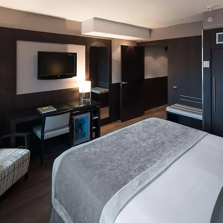 Hotel Catalonia Rigoletto 4*