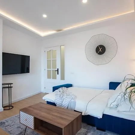 Appartement +25y Only, Family Flat Near The *
