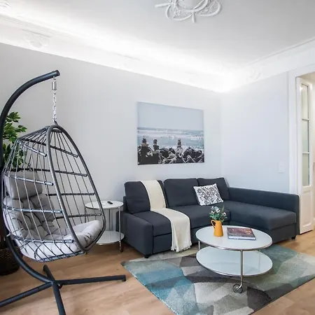 Apartment Tendency Miro 6