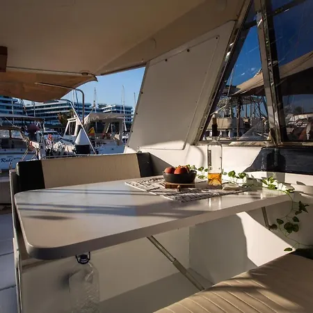 Magno Ii Boat Botel Sant Adria de Besos