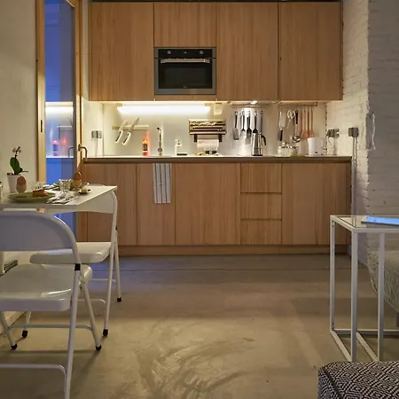 Luxury 1br With Patio Near The Lägenhet Barcelona