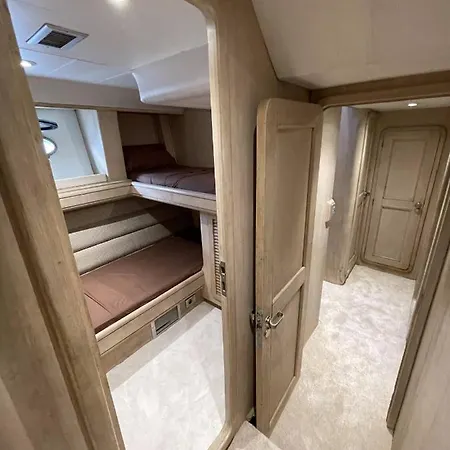 Hotel en barco Yacht Sotavento Sant Adrià de Besòs