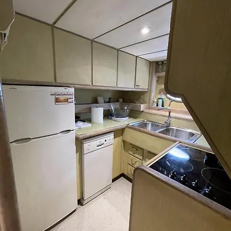 Yacht Sotavento Hotel en barco Sant Adrià de Besòs