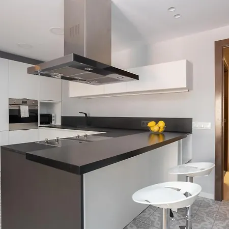 Sunny Beachside Haven 2 Bd In The Marina District Барселона