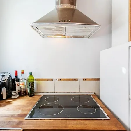 Beachside Bliss Charming 1-bedroom, Barceloneta Barcelona