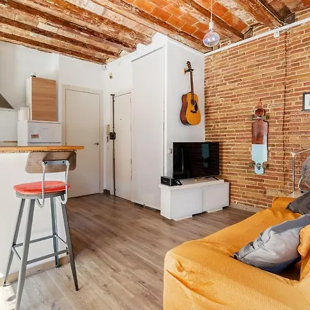 Beachside Bliss Charming 1-bedroom, Barceloneta Apartment