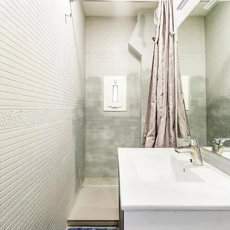 Apartment Beachside Bliss Charming 1-bedroom, Barceloneta *
