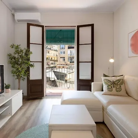 22par1006 Newly Refurbished 2bed In Paral