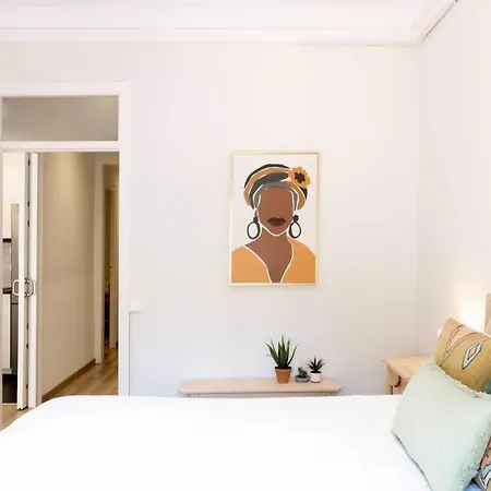 22par1006 Newly Refurbished 2bed In Paral