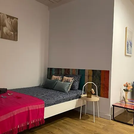 Rooms In Gothic Hostel