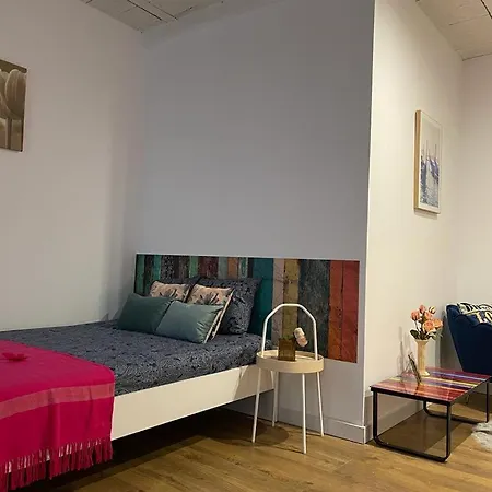Hostel Rooms In Gothic