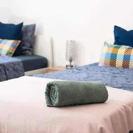By Port Vell Rooms Hostel