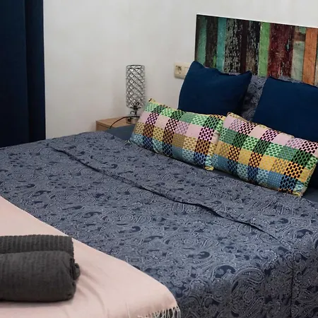 By Port Vell Rooms Hostel *