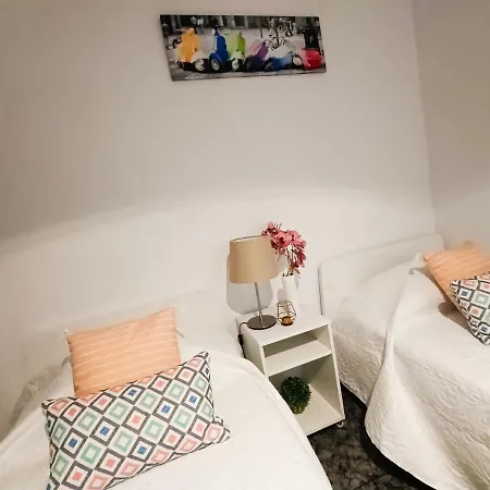 Hostal By Plaza Urquinaona *