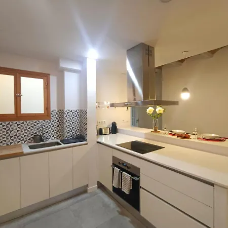 Private In Gothic Albergue *