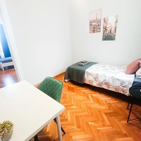 Hostel By La Pedrera - Diagonal *