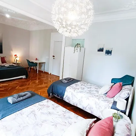 Hostel By La Pedrera - Diagonal