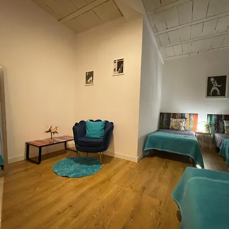 Rooms In Gothic Hostel Barcelona