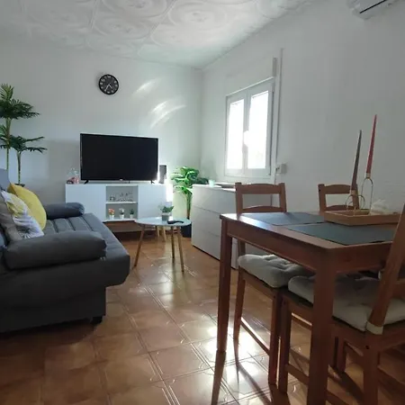 Acogedor Alojamiento En Trinitat Vella Apartment