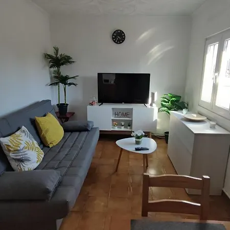 Acogedor Alojamiento En Trinitat Vella Apartment *