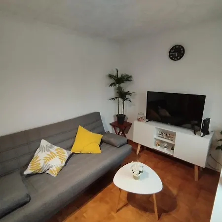 Acogedor Alojamiento En Trinitat Vella Apartment Barcelona
