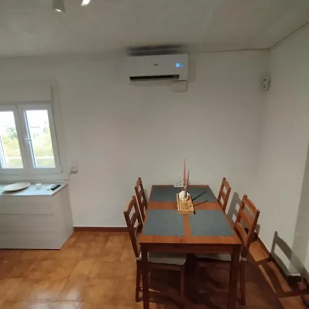 Acogedor Alojamiento En Trinitat Vella *