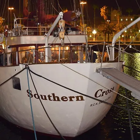 Botel Southern Cross *