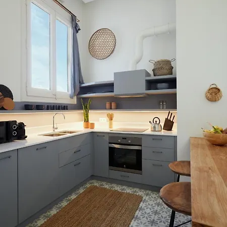 Sapo - Two Bedroom In The Heart Of Barcelona