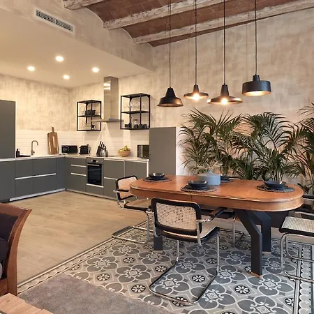 Maya - Two Bedroom In Enric Granados *
