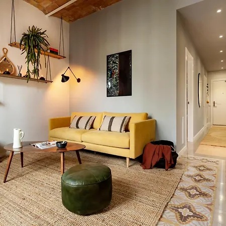 Nanay - Two Bedroom In Gracia Apartment *