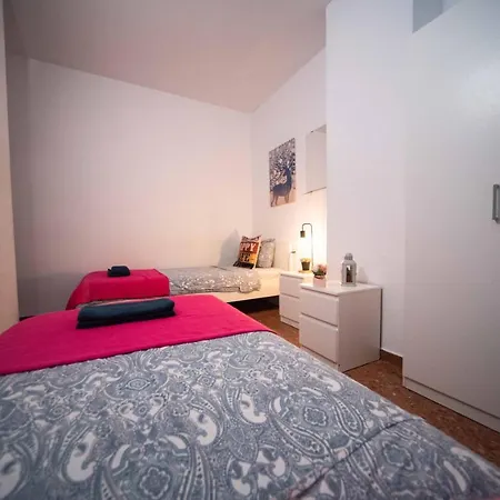 Eixample Private Hostel *
