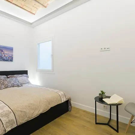 Luxury 3-bed/3-bath Paseig De Gracia Apartment
