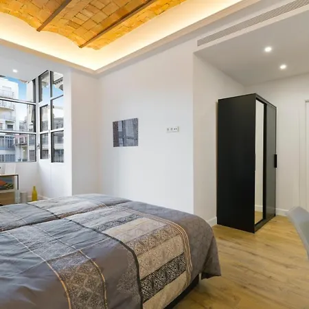 Luxury 3-bed/3-bath Paseig De Gracia Apartment Barcelona