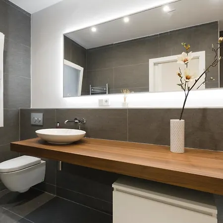 Luxury 3-bed/3-bath Paseig De Gracia Apartment *