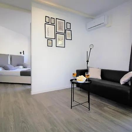 Apartment Llacuna Modern Loft Close To The