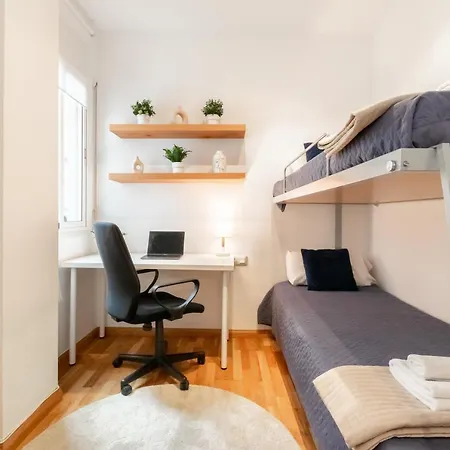 Sagrada Familia: Bonito Y Muy Centrico Apartment *